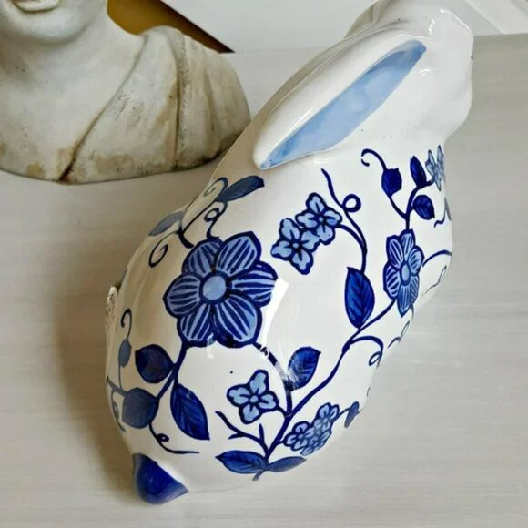 NWT! MIKASA Blue FLORAL TOILE BUNNY RABBIT DECOR - Picture 4 of 5